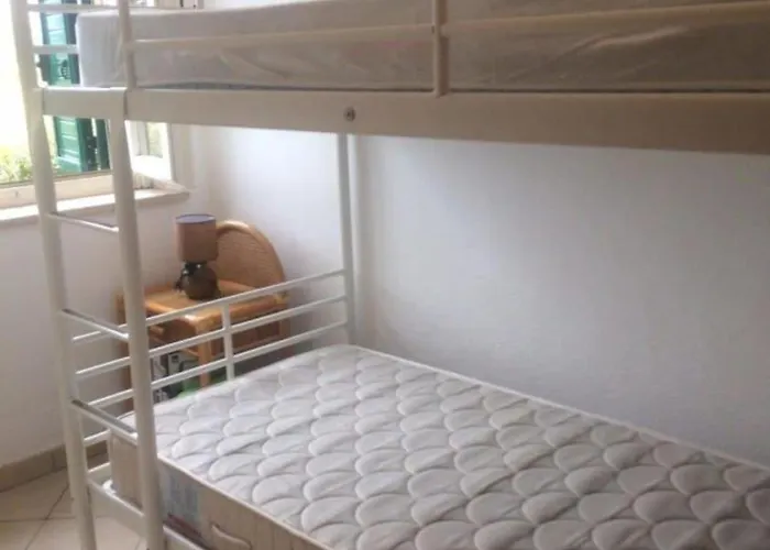 Charming Two-bedroom In Southern Italy דירה